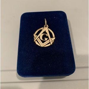 925 Sterling Grand Mason charm for neck chain.